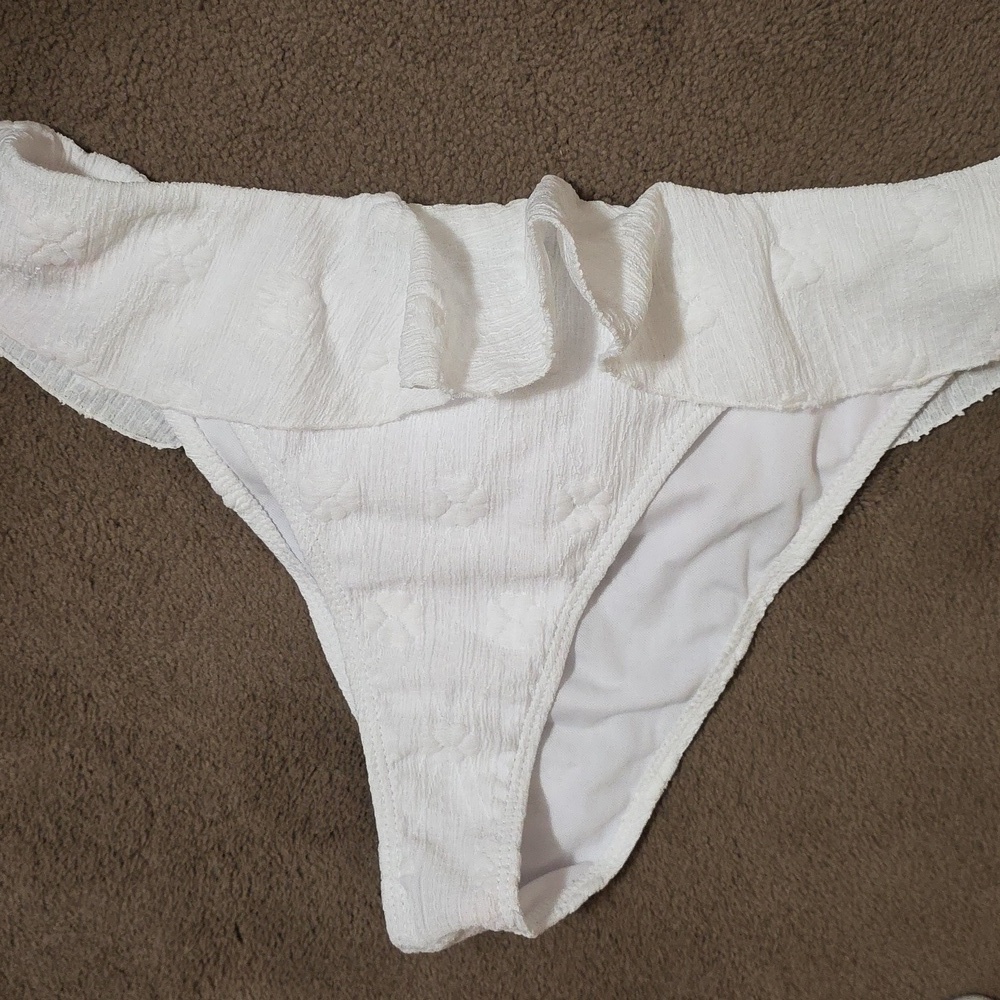 White Ruffled Womens  Bikini - Picture 4 of 4